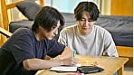 灯りが落ちる前に 交わらない想いがひとつの夜に溶けていく 7