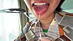 【個人撮影】加護まりの舌ブラシで「汚舌苔」採取 10