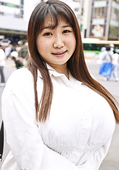 富山産のJカップ女子大生