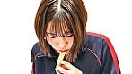 「明日はハンバーグが食べたいです!」毎晩ご飯目当てに通い詰めるお隣の貧乏女子大生を餌付けで完全に懐かせ同棲状態に。妖艶フラダンスから始まる依存生中出しSEX 千葉優花 2