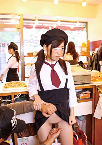 【AIリマスター】接客中に顔を紅潮させながら感じまくるバイト娘 2 ～パン屋、そば屋、中古車販売店、パチンコ店～