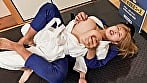 わいせつ行為対策護身術「感じてる顔を見せてはいけません」 2 感じてると暴漢をつけあがらせる！何をされても無反応 喧嘩上等レディース総長ギャルAKARI 5