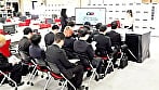 「滴るマン汁」「火照って発汗」「大量潮吹き」しながら、会社案内中に就活生にバレないように、こっそりイキまくり！大絶頂会社説明会 花守夏歩編 1