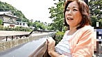 閉経した還暦熟女はプライベートでもお盛んで中出し三昧!もっと刺激的なセックスがしたくてと初撮りAVに挑戦!本能丸出しでイキまくる! 1