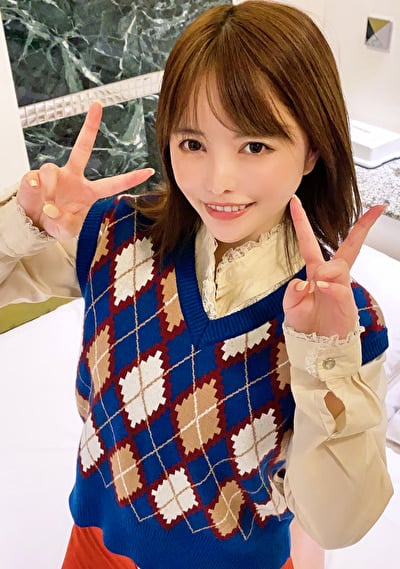 色白ピュアなボブ美少女と生ハメえっち！