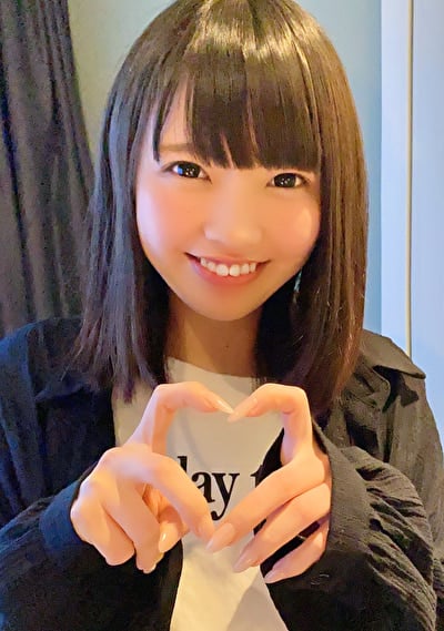 恥ずかしすぎて耳まで真っ赤!超初心赤面美少女がゴム無しハメ!