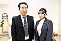 会社の同僚男女が仕事の合間に密着オイルエステでヌルヌル素股に挑戦！ 小坂ひまり 1