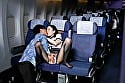 「内緒で撮った画像を見せていただけませんか？」間違えたフリしてチ○ポ画像を見せて赤面するおばさんCAは目の前で勃起チ〇ポを見せつけられても嫌じゃない VOL.4 10