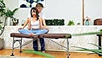 完全個室のパーソナルストレッチ点を覗き見 セクハラストレッチ堕ちするも気持ち良すぎてマンびちょになってしまう女子大生 RちゃんとAちゃん 1