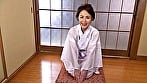 三つ指ついてお出迎え！即フェラ、生中出しの極上おもてなしの高級ソープで男を奮い立たせる熟女と極楽SEX！ 1