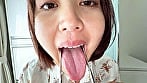 【個人撮影】浅桜エリの舌ブラシで「汚舌苔」採取 17